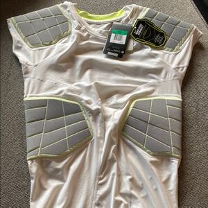NWT Football Under Armour Compression Protective Sleeveless Top Pads Men’s sz XL